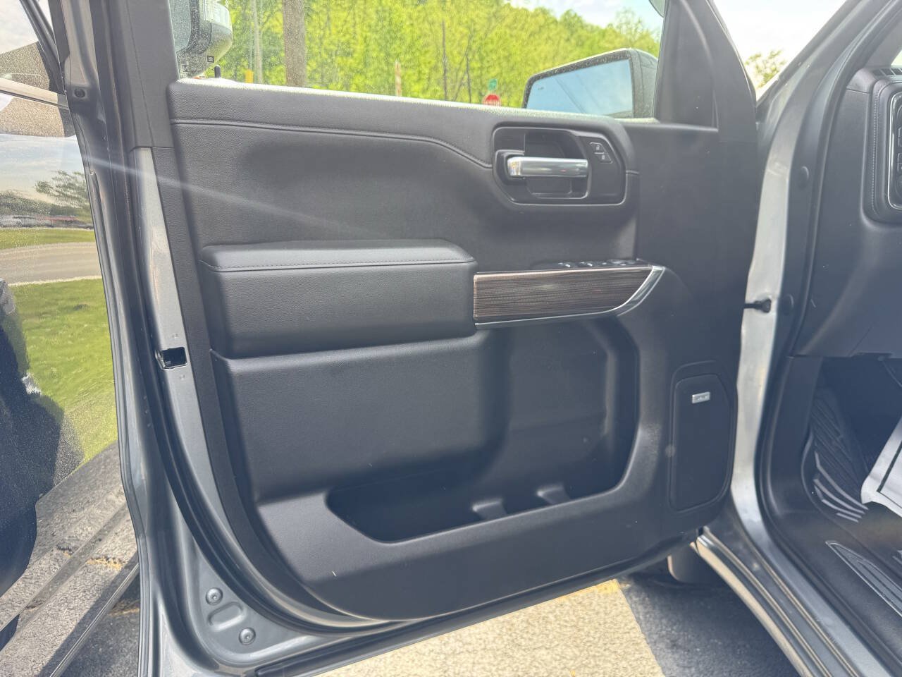 Used 2020 Chevrolet Silverado 1500 RST AWD/4WD image 9