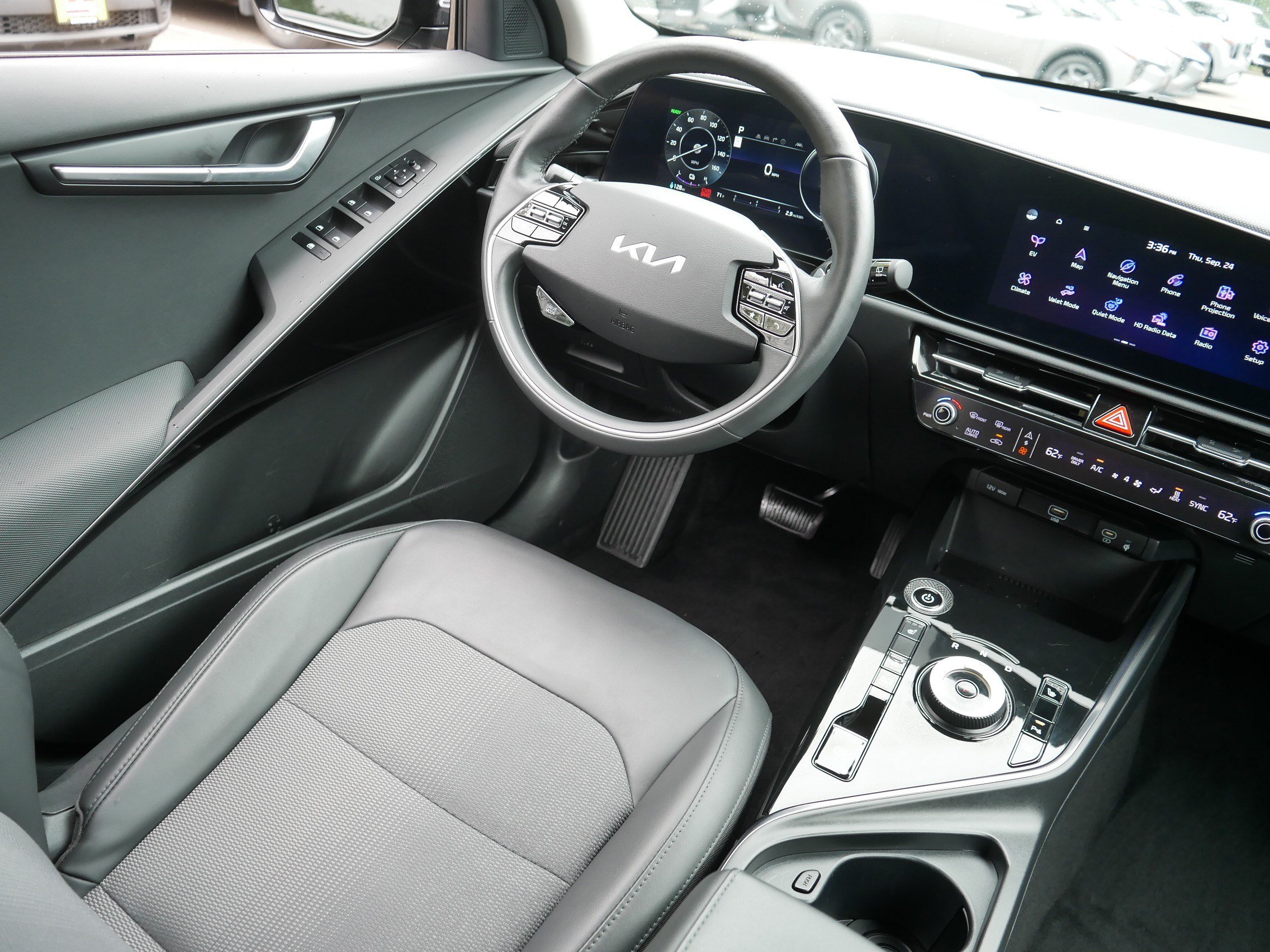 Certified 2023 Kia Niro Wind w/ Wind Preserve Package FWD image 9
