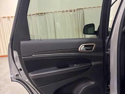 Used 2016 Jeep Grand Cherokee Limited w/ Trailer Tow Group IV image 23