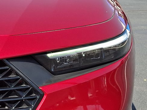 Used 2025 Honda Accord SE image 9