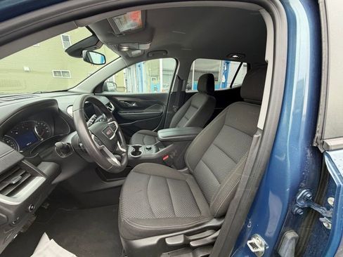 Used 2024 GMC Terrain SLE image 9