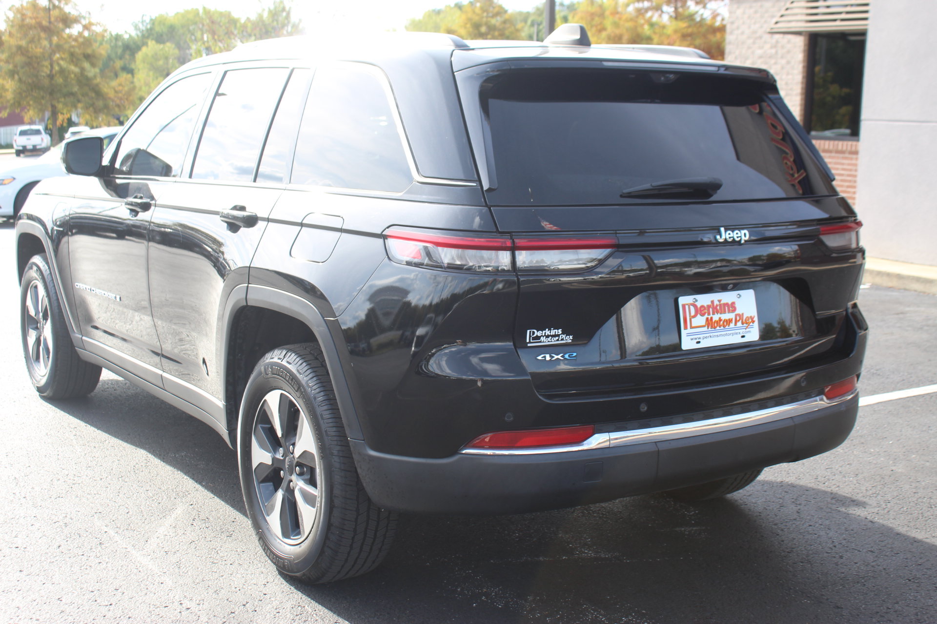 Used 2022 Jeep Grand Cherokee Limited 4xe w/ Luxury Tech Group II AWD/4WD image 7