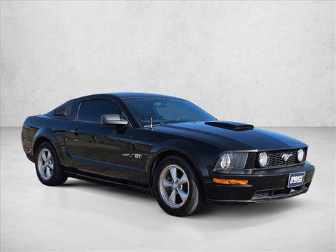 Used 2008 Ford Mustang GT RWD image 3