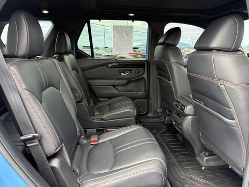 Used 2023 Honda Pilot TrailSport image 14