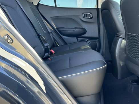 Used 2023 Hyundai Venue Limited w/ Cargo Package image 17