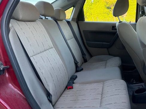 Used 2010 Ford Focus SE FWD image 14