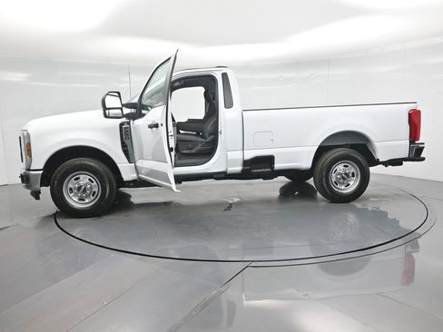 New 2026 Ford F250 XL w/ XL Chrome Package image 30