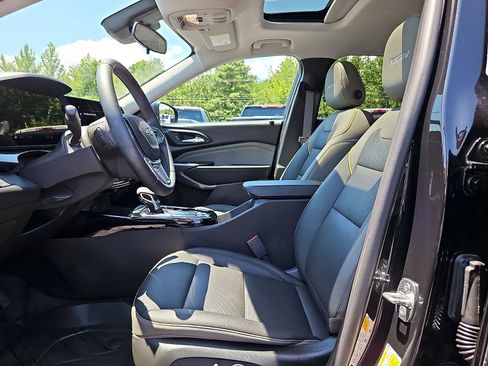 Used 2024 Chevrolet Trax ACTIV w/ Sunroof Package FWD image 13