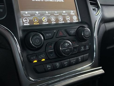 Used 2018 Jeep Grand Cherokee Altitude AWD/4WD image 39