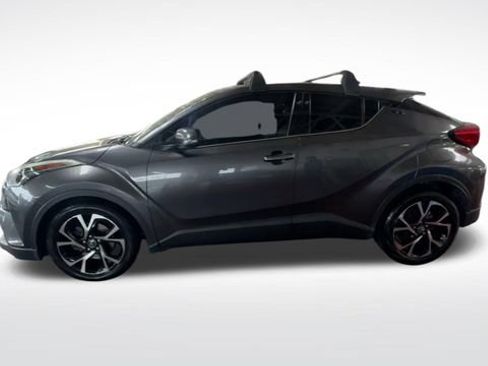 Used 2019 Toyota C-HR Limited FWD image 6