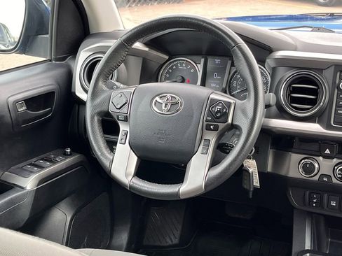Used 2018 Toyota Tacoma SR5 image 13