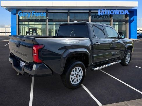 Used 2025 Toyota Tacoma SR5 image 2