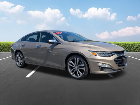 Used 2024 Chevrolet Malibu LT FWD image 2