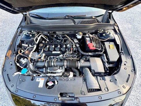 Used 2018 Honda Accord Touring image 13