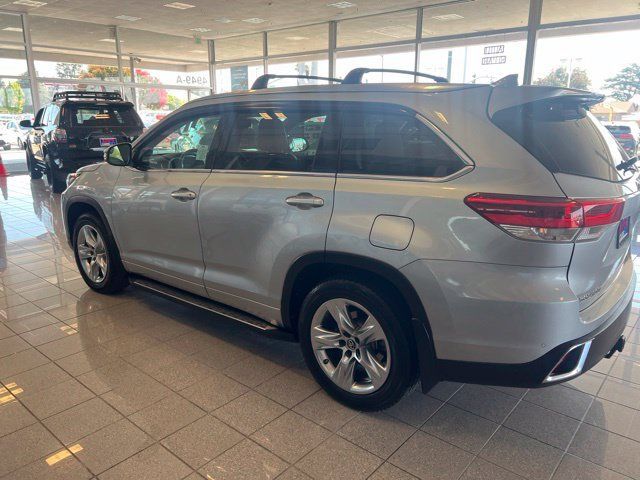 Used 2017 Toyota Highlander Limited AWD/4WD image 16