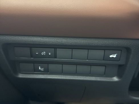 New 2025 Mitsubishi Outlander SEL image 18