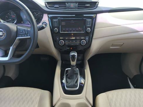Certified 2019 Nissan Rogue SV FWD image 27