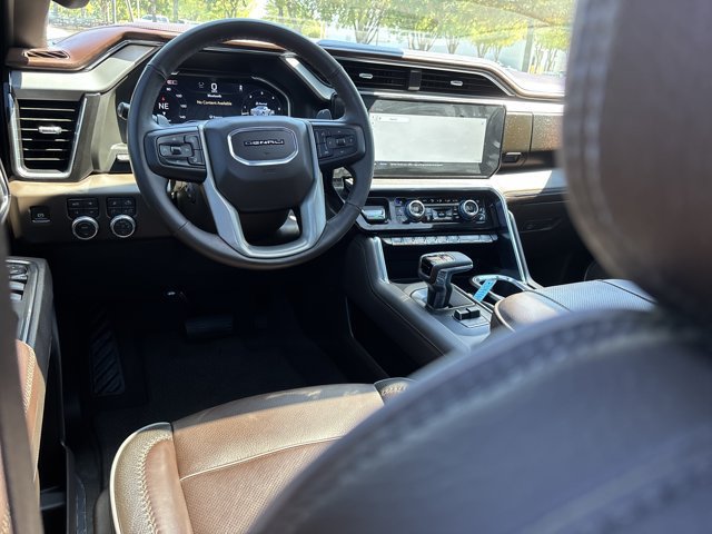 Used 2025 GMC Sierra 1500 Denali w/ Technology Package AWD/4WD image 18