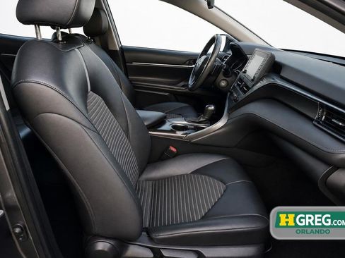 Used 2021 Toyota Camry SE w/ Carpet Mat Package (TMS) FWD image 10