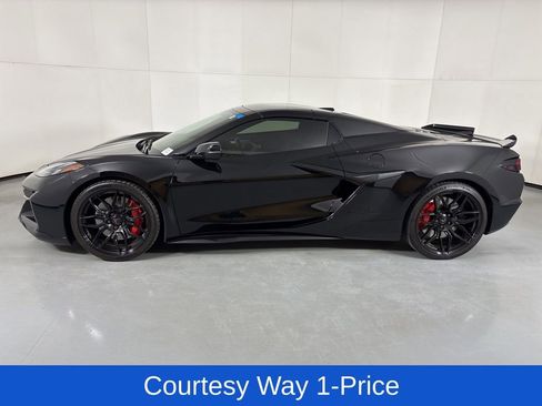 Used 2023 Chevrolet Corvette Z06 RWD image 6