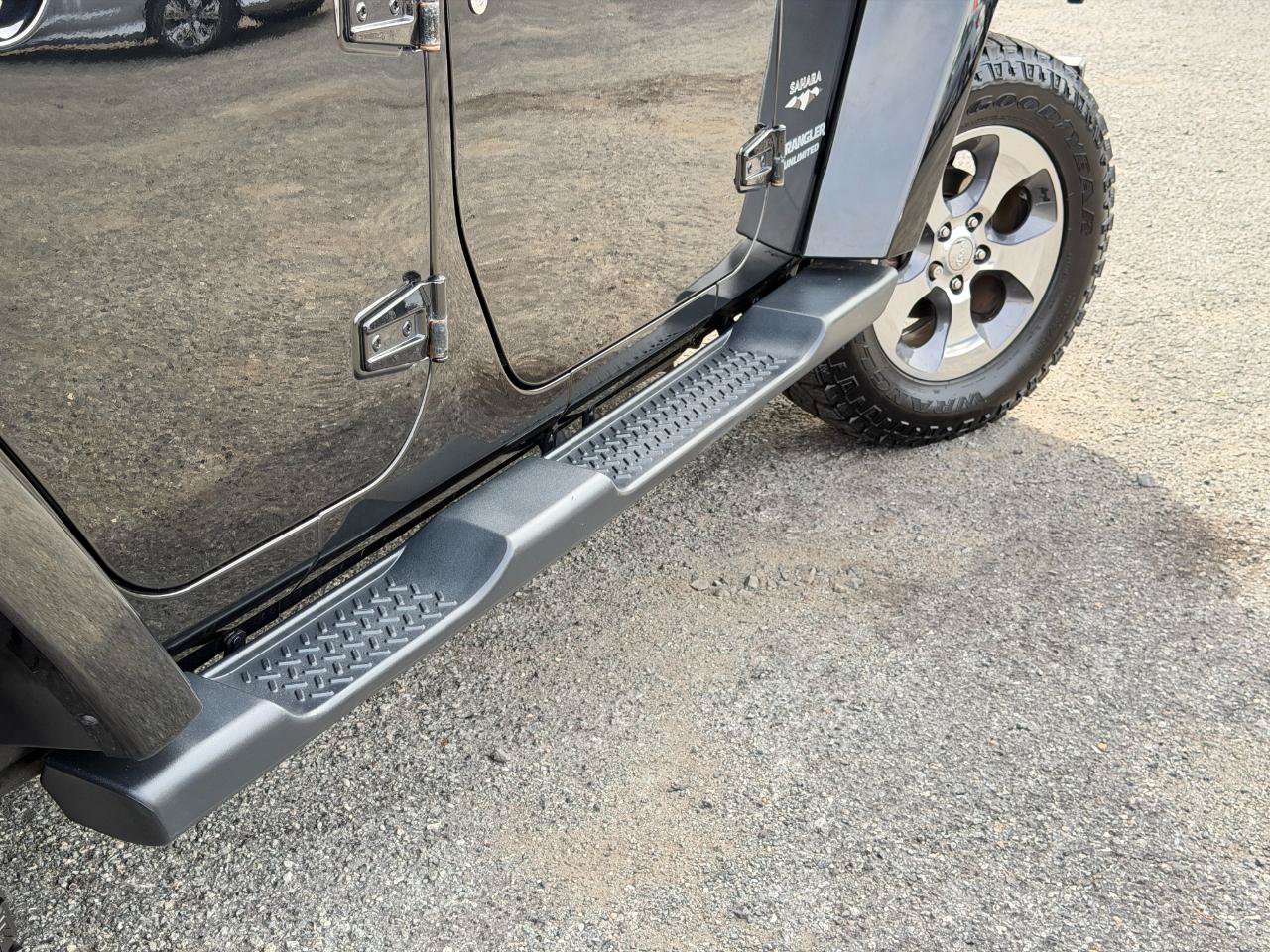 Used 2016 Jeep Wrangler Unlimited Sahara w/ Connectivity Group AWD/4WD image 85
