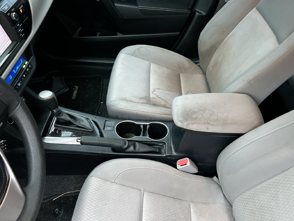 Used 2014 Toyota Corolla LE FWD image 26