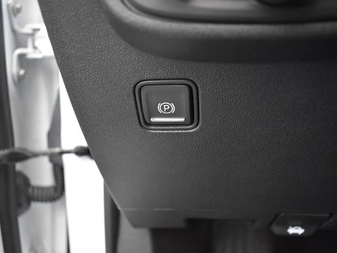 Used 2024 GMC Terrain SLE image 28