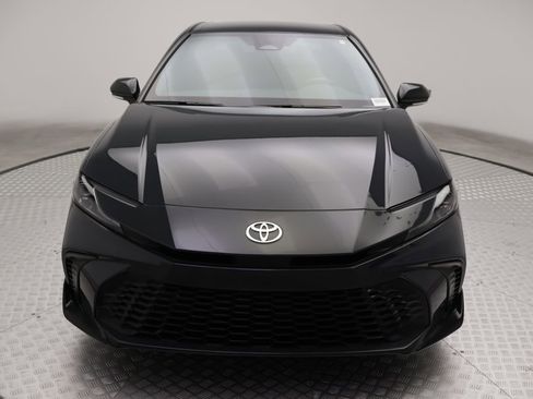 Used 2025 Toyota Camry SE FWD image 5