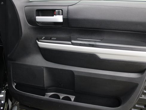 Used 2020 Toyota Tundra SR5 w/ SR5 Leather Package image 24