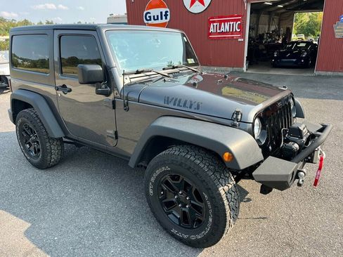 Used 2018 Jeep Wrangler Sport image 2