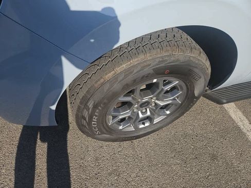 Used 2025 Ford Expedition Active RWD image 3