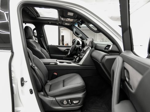 Used 2023 Lexus LX 600 F Sport image 46