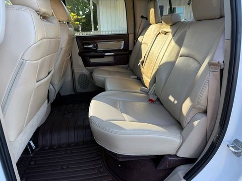 Used 2015 RAM 1500 Laramie AWD/4WD image 22