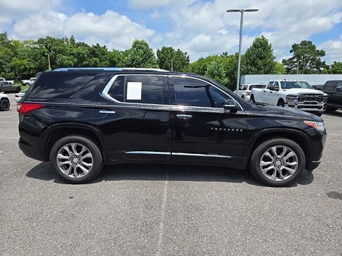 Used 2019 Chevrolet Traverse Premier w/ Driver Confidence II Package FWD image 8