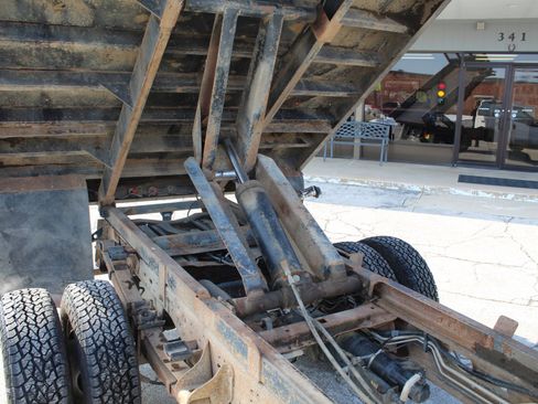 Used 2005 Ford F350 XL RWD image 22