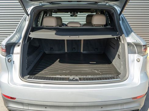 Used 2023 Porsche Cayenne AWD/4WD image 35