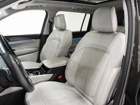 Certified 2022 Jeep Grand Cherokee L Overland w/ MOPAR Finishing Package image 11