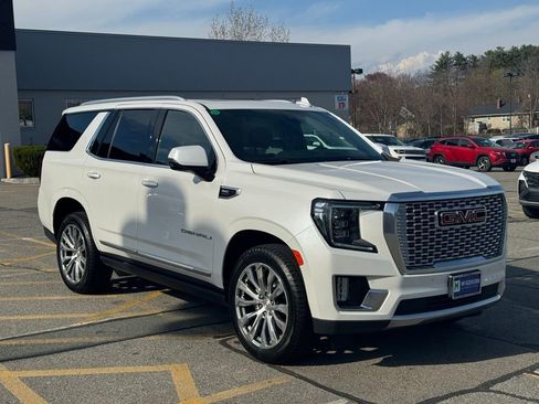 Used 2022 GMC Yukon Denali w/ Denali Premium Package image 8
