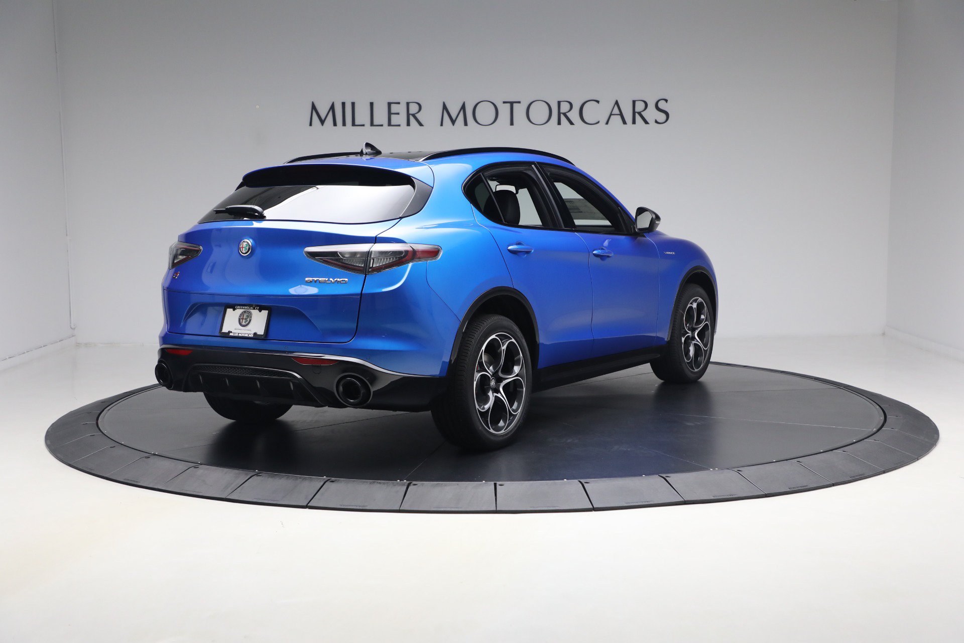 New 2026 Alfa Romeo Stelvio Sprint AWD/4WD image 7