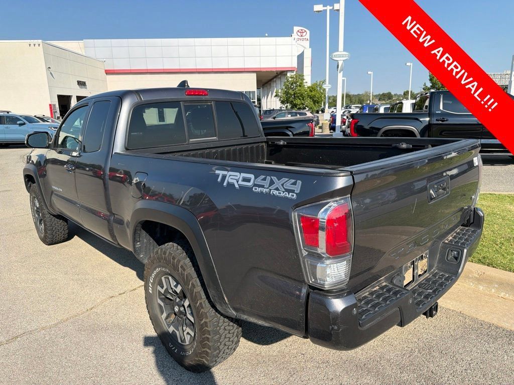 Used 2021 Toyota Tacoma TRD Off-Road w/ TRD Premium Off Road Package AWD/4WD image 6