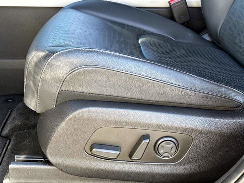 Used 2024 Kia Carnival SX Prestige image 23