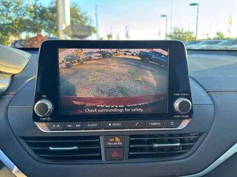 Certified 2020 Nissan Altima 2.5 SR w/ Premium Package image 18