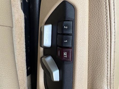 Used 2016 BMW 320i Sedan RWD image 11