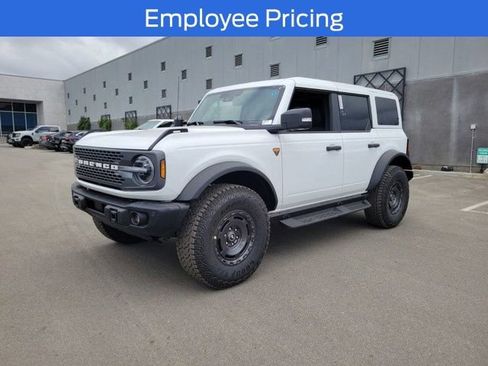 New 2025 Ford Bronco Badlands AWD/4WD image 2