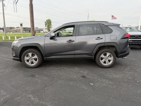 Used 2025 Toyota RAV4 XLE FWD image 6