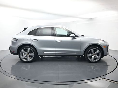 Certified 2025 Porsche Macan image 16