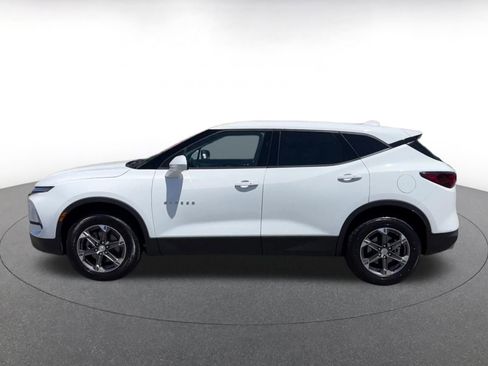Used 2025 Chevrolet Blazer LT FWD image 10