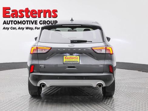 Used 2022 Ford Escape SE FWD image 6