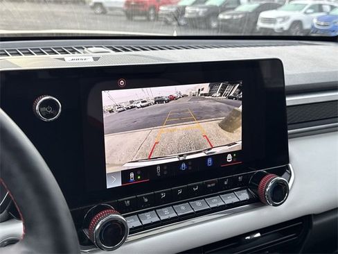 Used 2024 GMC Canyon AT4X image 19