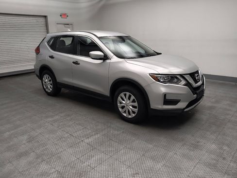 Used 2017 Nissan Rogue S AWD/4WD image 11